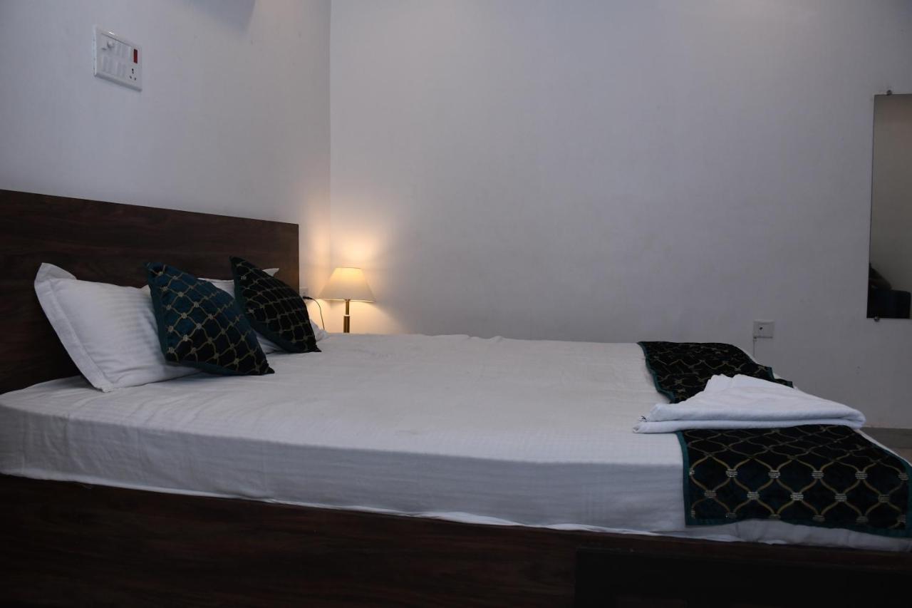 Hotel Vista Palace Patna  Buitenkant foto